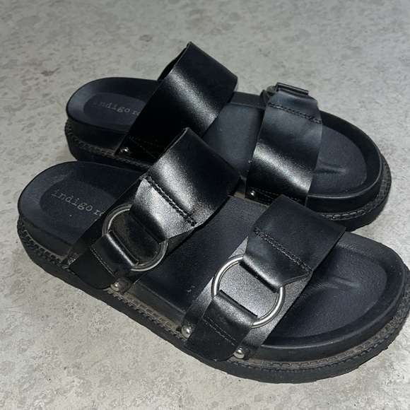 Indigo Black Faux Leather Platform Sandals / Slides - Size 5.5 - Picture 11 of 11